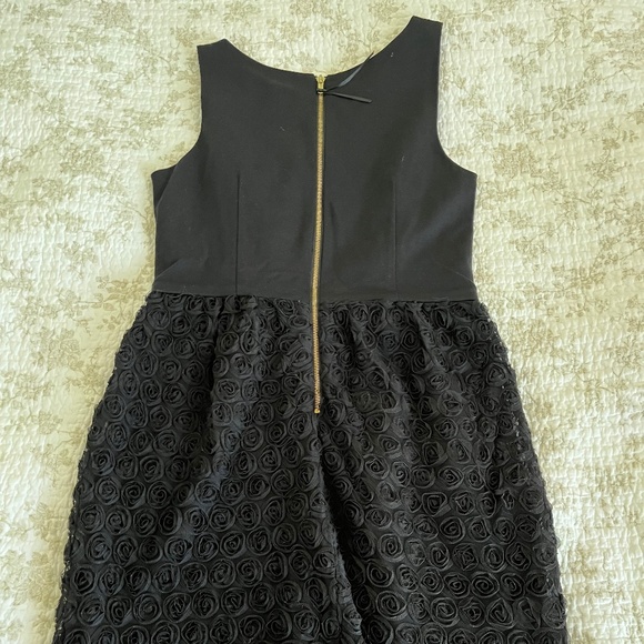 Taylor Dress - Picture 3 of 4